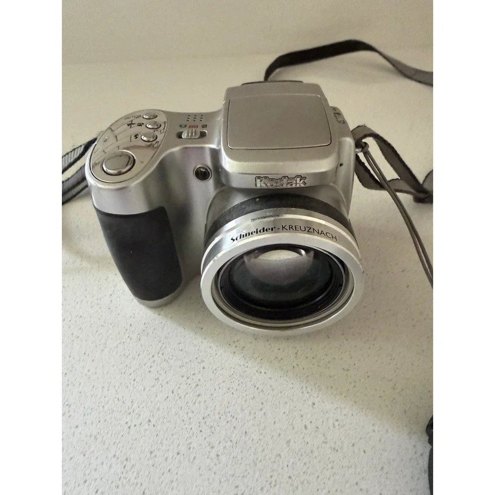 Kodak EasyShare Z740 5.0MP Digital Bridge Camera 10x Optical Zoom Not Tested